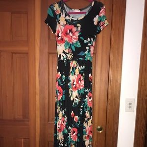 NWOT Black floral maxi dress